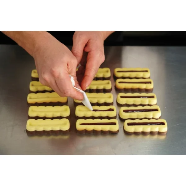 Moule Silicone Barre Ondulée Snack 9 X 3 Cm X H 1,9 Cm (x15) Pavoni 6