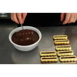 Moule Silicone Barre Ondulée Snack 9 X 3 Cm X H 1,9 Cm (x15) Pavoni 18
